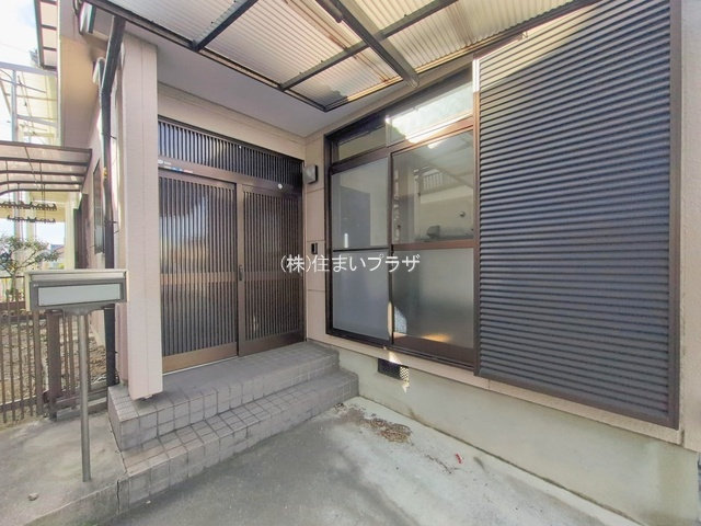 仲介手数料半額）岩倉市石仏町石川の中古住宅の玄関