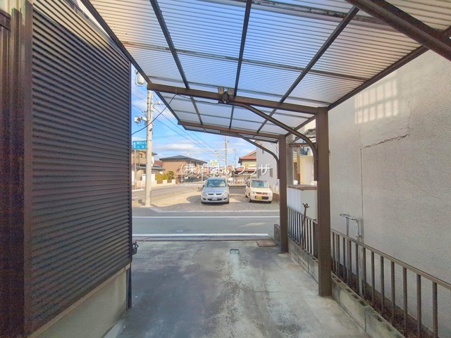 仲介手数料半額）岩倉市石仏町石川の中古住宅の駐車場|駐車場があります