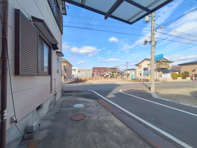 仲介手数料半額）岩倉市石仏町石川の中古住宅の前面道路含む現地写真