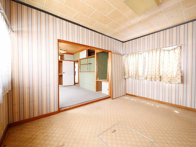 あやめ池南６丁目店舗の内装