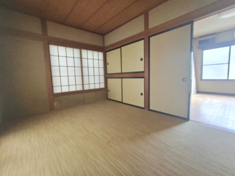 越谷市南荻島　中古戸建の和室|和室でゆっくりくつろげる！