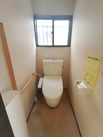 越谷市南荻島　中古戸建のトイレ|トイレもリフォーム履歴あり！