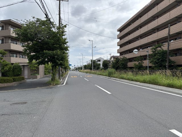 【前面道路含む現地写真】