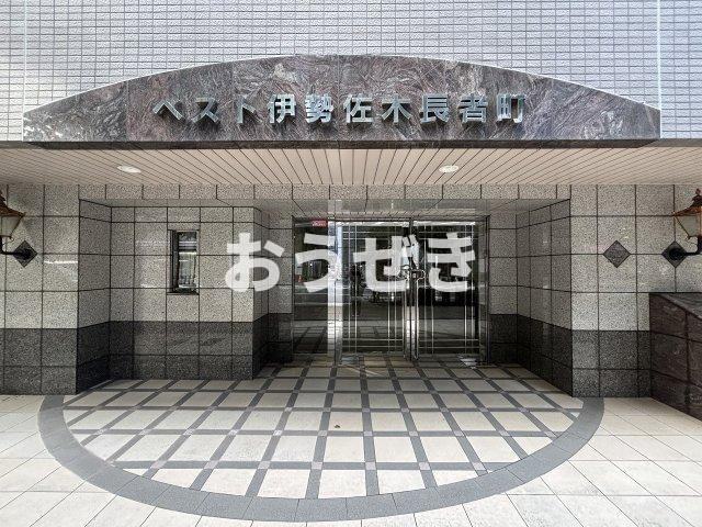 ベスト伊勢佐木長者町のエントランス
