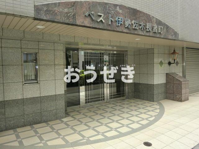 ベスト伊勢佐木長者町のエントランス