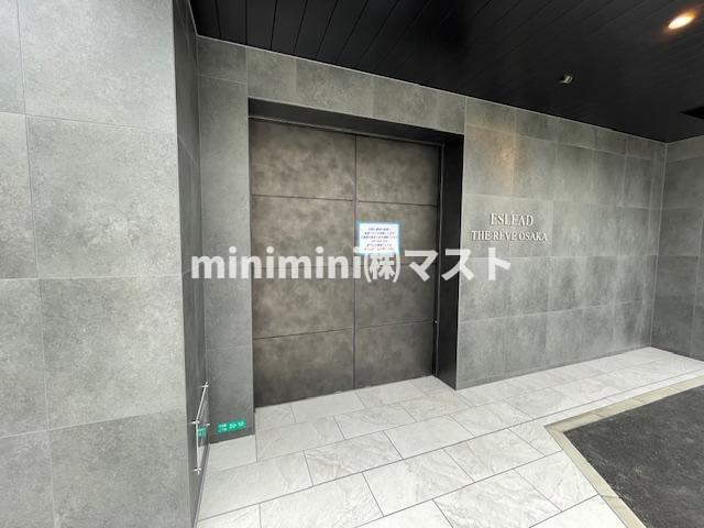 エスリード ザ・レーヴ大阪のエントランス