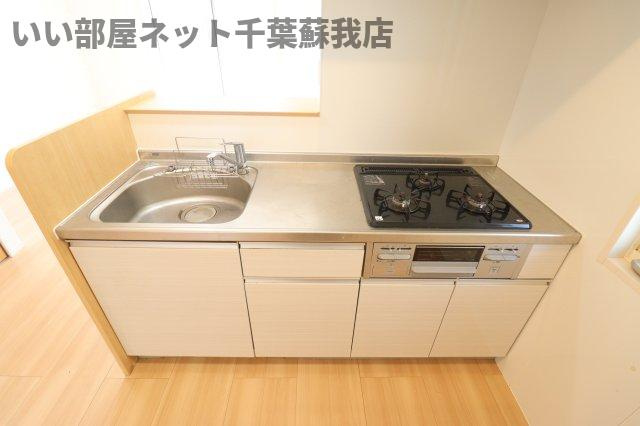 La CreceE棟のキッチン|コンパクトなキッチンで掃除もラクラク