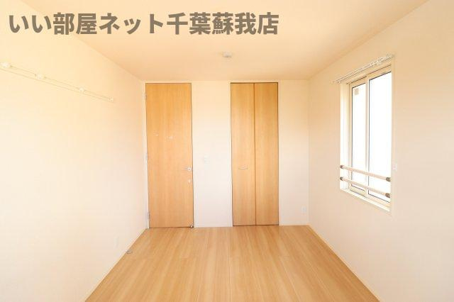 La CreceE棟の寝室|開放的な寝室です