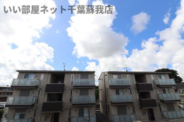 La CreceE棟の外観|落ち着いた雰囲気の外観です