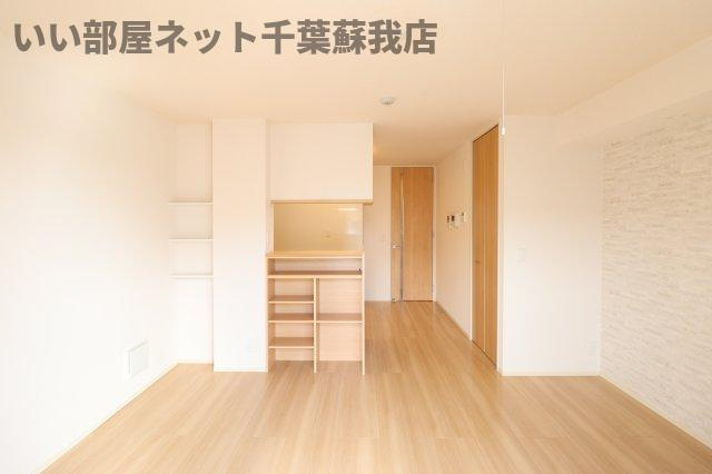 La CreceE棟の居間・リビング|こちらの居間で趣味の時間をお楽しみください