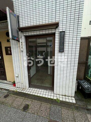 宮下ビルのエントランス