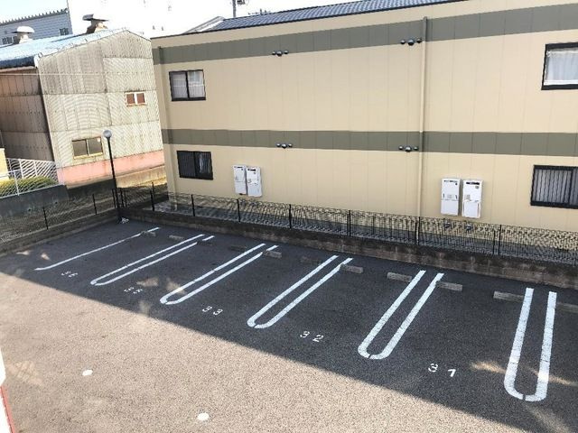 ルナ・レインボー　B　　刈谷市近郊の賃貸はクラスホームの駐車場