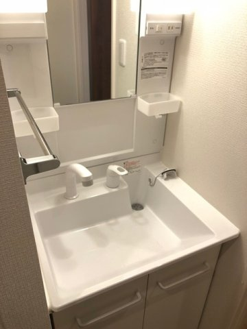 ミランダアイリスの内装|独立洗面台