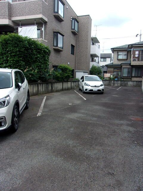 タプラ文京の駐車場
