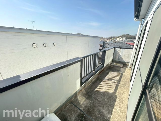 徳島市津田町１丁目の賃貸マンションのバルコニー