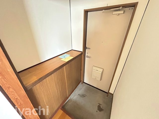 徳島市津田町１丁目の賃貸マンションの玄関