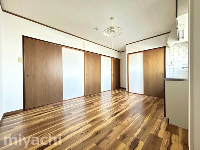 徳島市津田町１丁目の賃貸マンションの居間・リビング