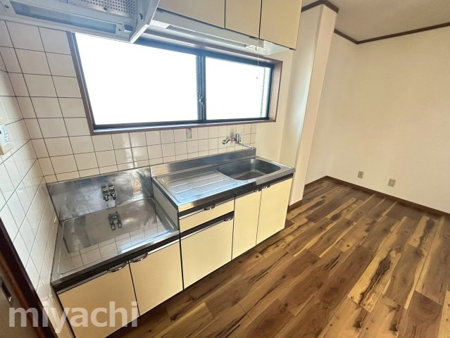 徳島市津田町１丁目の賃貸マンションのキッチン