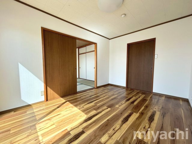 徳島市津田町１丁目の賃貸マンションの洋室