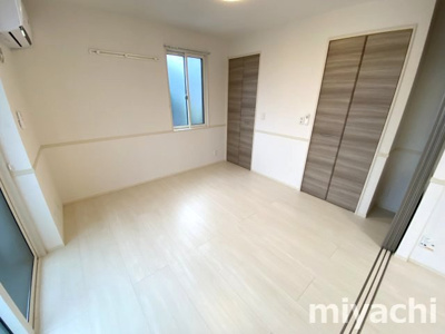 【洋室】 | フィオーレ南二軒屋