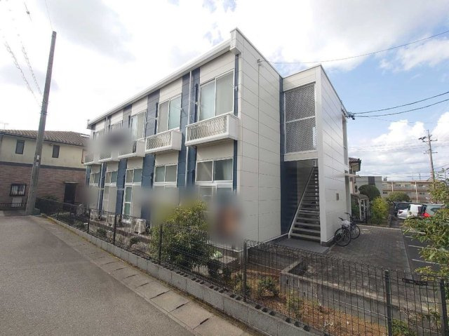 レオパレスカンピオーネの外観