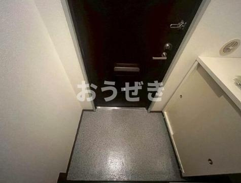 上大岡グリーンハイツＤ棟の玄関