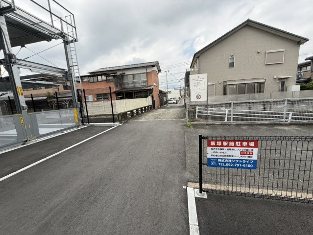 アメイズ飯塚駅前プレミアムの駐車場