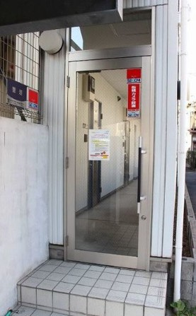 葛飾区堀切２丁目のアパートのエントランス