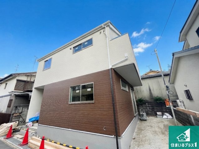 向日市寺戸町大牧　第3期　新築一戸建ての外観|周辺は落ち着いた街並みの住宅地！子育てがしやすい住環境です！まだ未完成ですが、現地でしかわからない事もございます。是非一度ご覧ください。
