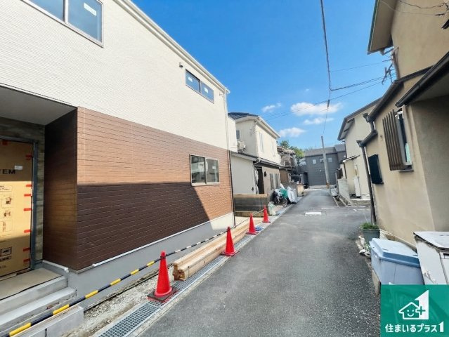 向日市寺戸町大牧　第3期　新築一戸建ての前面道路含む現地写真|周辺は落ち着いた街並みの住宅地！子育てがしやすい住環境です！まだ未完成ですが、現地でしかわからない事もございます。是非一度ご覧ください。