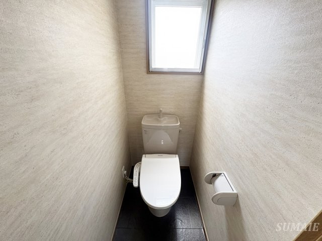 キャトルセゾン2のトイレ|温水洗浄便座付きトイレです☆