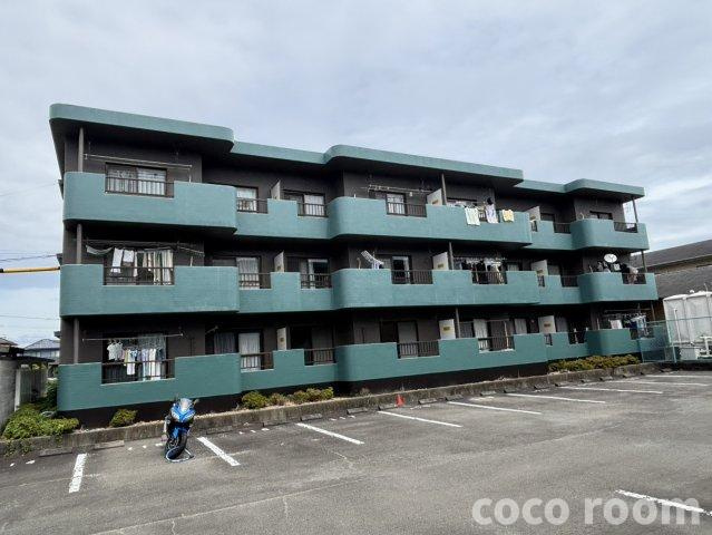 聖マンションⅡの玄関