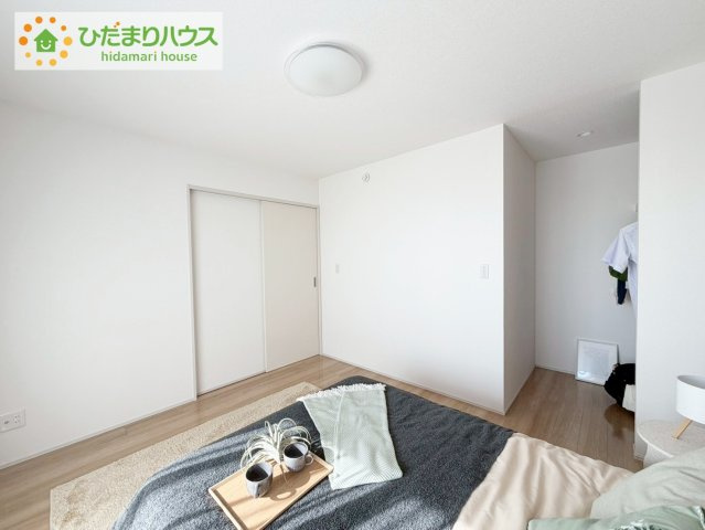 いわき市泉もえぎ台3期　新築戸建　1号棟の寝室|天井の高い主寝室。ゆっくりと過ごせる大人のくつろぎ空間！