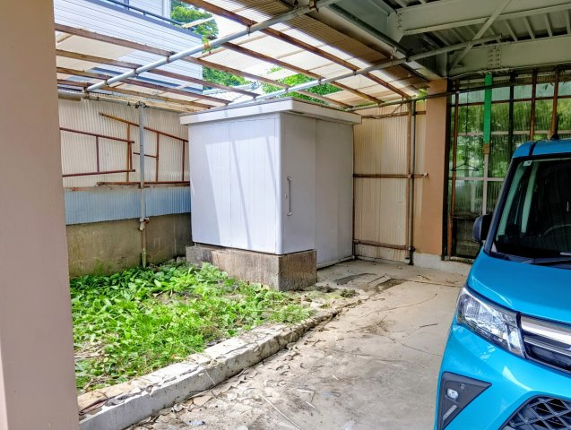 売中古戸建　静岡市清水区梅ケ谷のその他|物置あり。居室の収納スペースを圧迫せずに、かさばる屋外用品や使用頻度の低い季節物をすっきり収納。