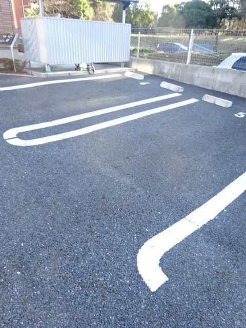 シオンⅢの駐車場