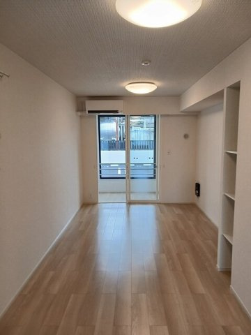 【居間・リビング】 | エクセレント　アークⅡ | ゆったりとした居間です