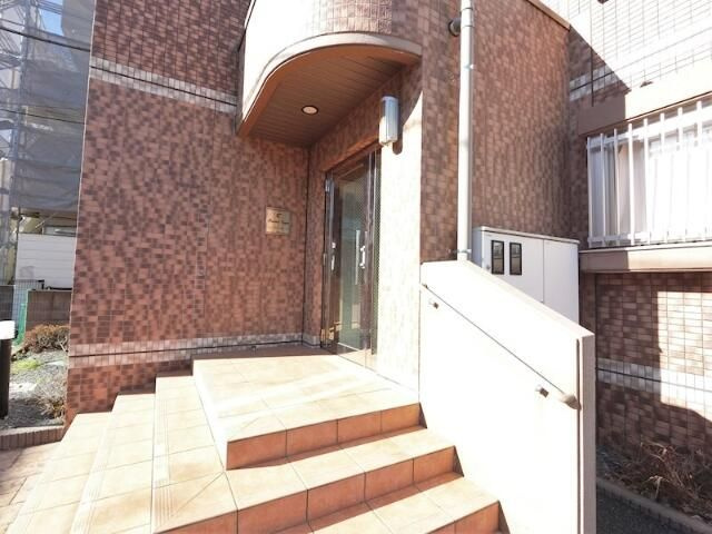 相模原市緑区原宿１丁目の賃貸マンションのエントランス
