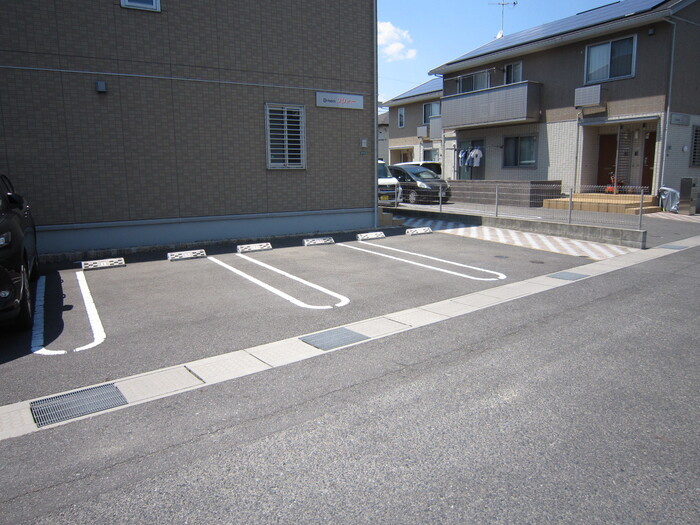 D-roomリリィーの駐車場