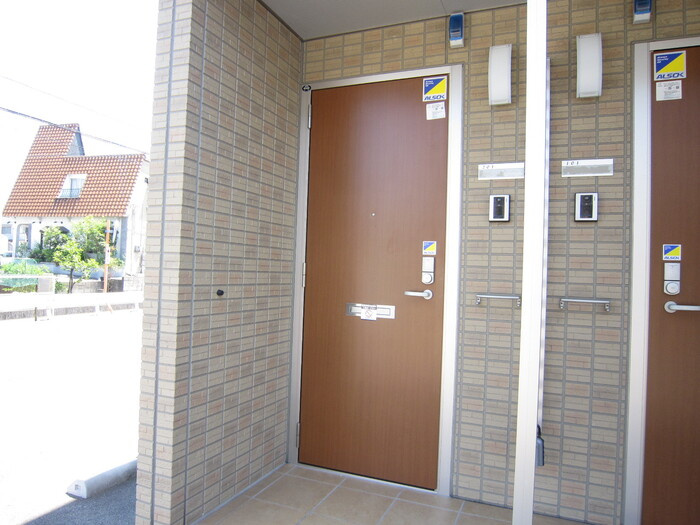 D-roomリリィーの玄関