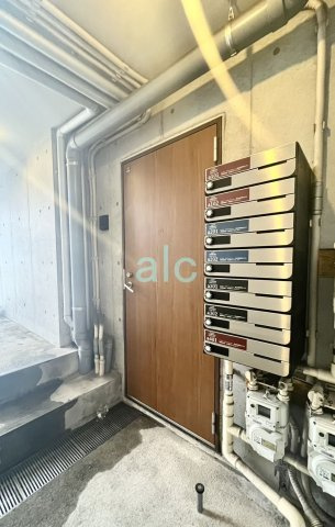 杉並区本天沼１丁目の賃貸マンションの玄関