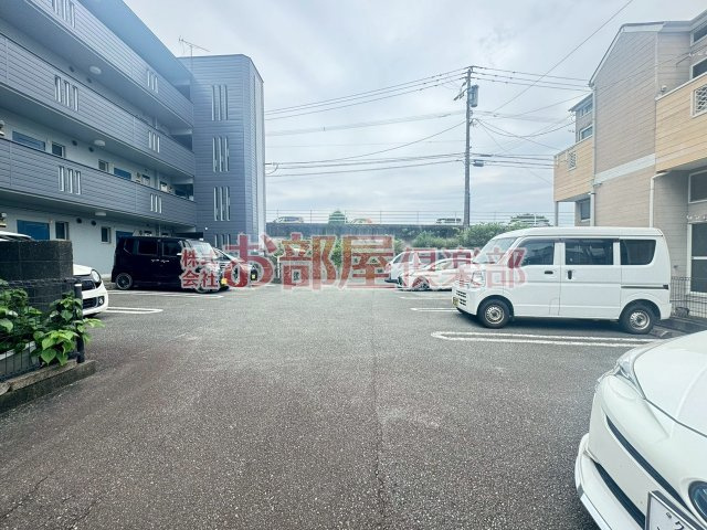リバーサイドマンションの駐車場|駐車場です