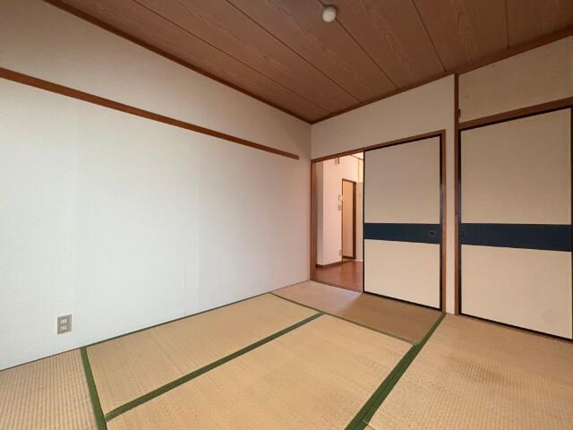 【寝室】