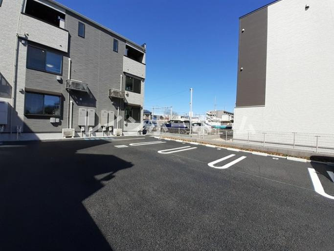 グリーンウエストⅡの駐車場