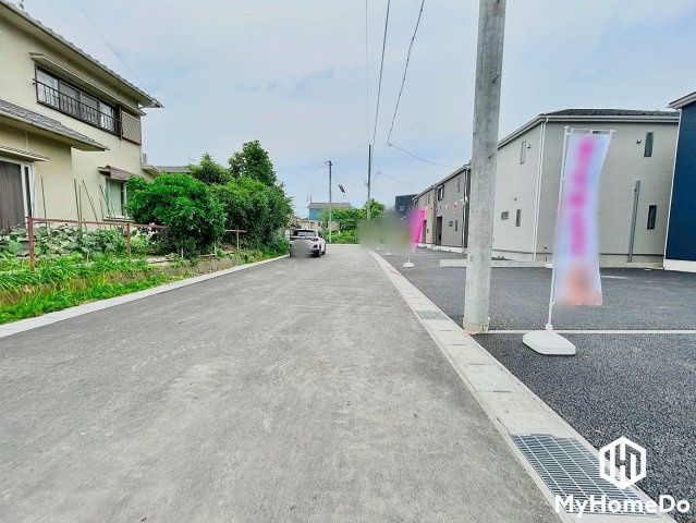 守山区中志段味　第3の前面道路含む現地写真|ゆったりとした広さがあるのでファミリーカー等の車の出入れも楽にできます