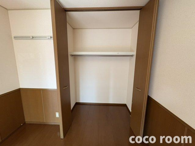 クレイドル青木Bの洋室