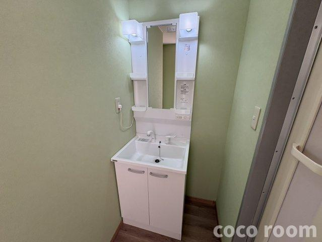 イーストブルーの独立洗面台