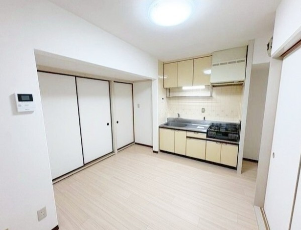 大和市深見東１丁目の賃貸マンションのキッチン
