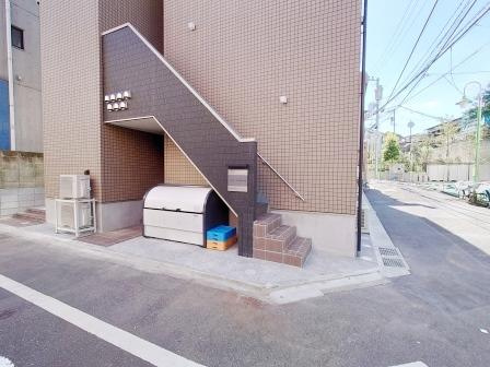 ハーモニーテラス西ヶ原Ⅲのエントランス
