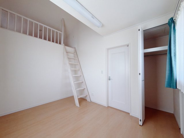 【中古戸建】太田市大原町の洋室|■洋室｜2階各居室には収納をご用意しています♪常にお部屋を綺麗に保てます！小さなお子様も自然とお片付けができるようになるのでうれしいですよね！
