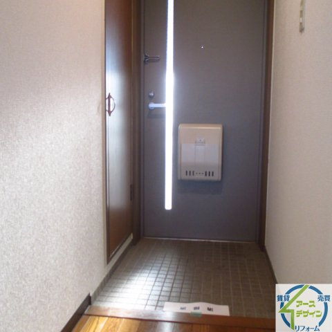 YKハイツ西明石北の玄関